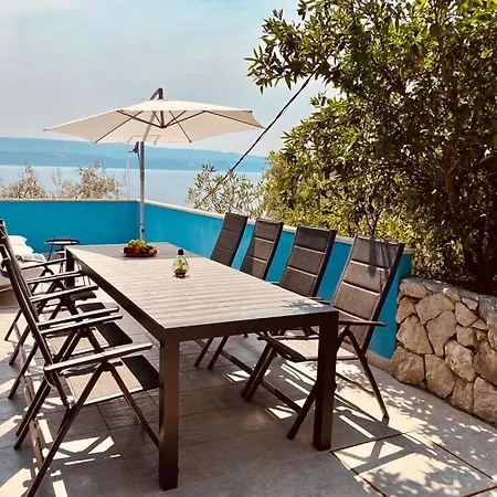 Blue With Whirlpool, Bbq And Wifi Willa Celina