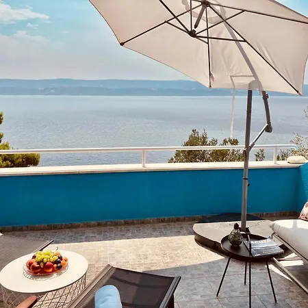 Blue With Whirlpool, Bbq And Wifi Willa
