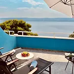 Blue With Bbq, Wifi And Stunning View Celina
