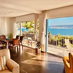 Blue With Bbq, Wifi And Stunning View Celina