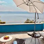 Blue With Bbq, Wifi And Stunning View Villa