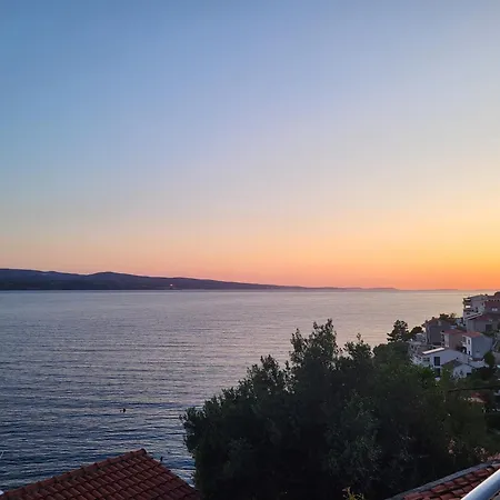 Blue With Bbq, Wifi And Stunning View * Celina