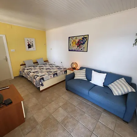 Blue With Bbq, Wifi And Stunning View Celina