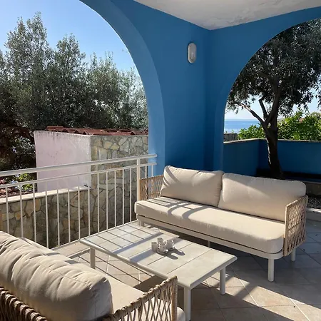 Blue With Bbq, Wifi And Stunning View Celina