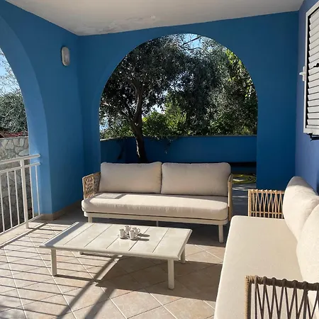 Blue With Bbq, Wifi And Stunning View Vila