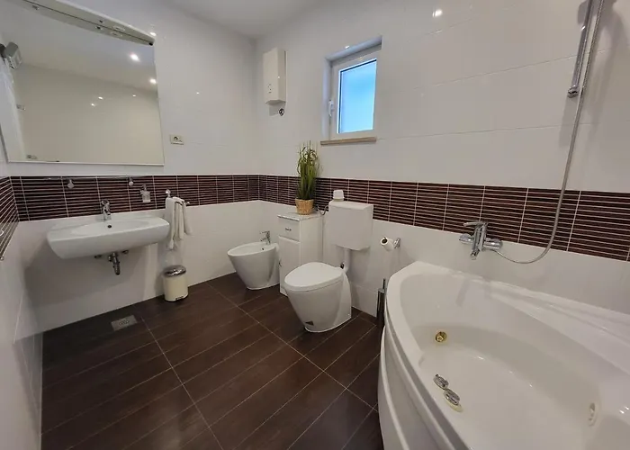 Blue With Bbq, Wifi And Stunning View Vila