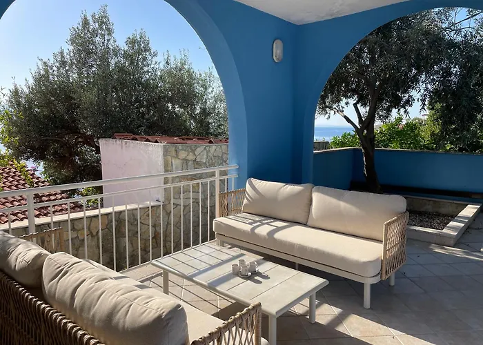 Blue With Bbq, Wifi And Stunning View Celina