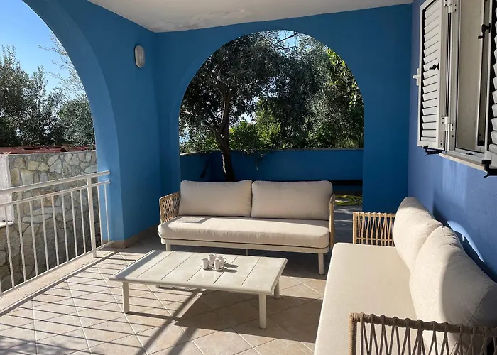 Blue With Bbq, Wifi And Stunning View Vila